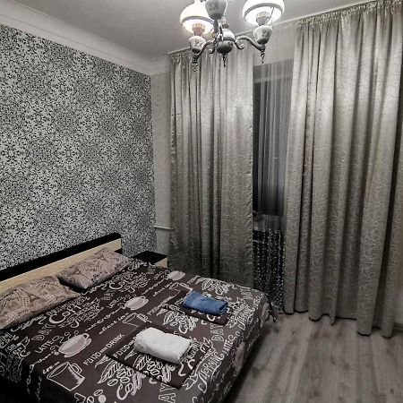 Apartment 2 Bed Rooms Near Aristokrat Zaporizhia Exterior foto