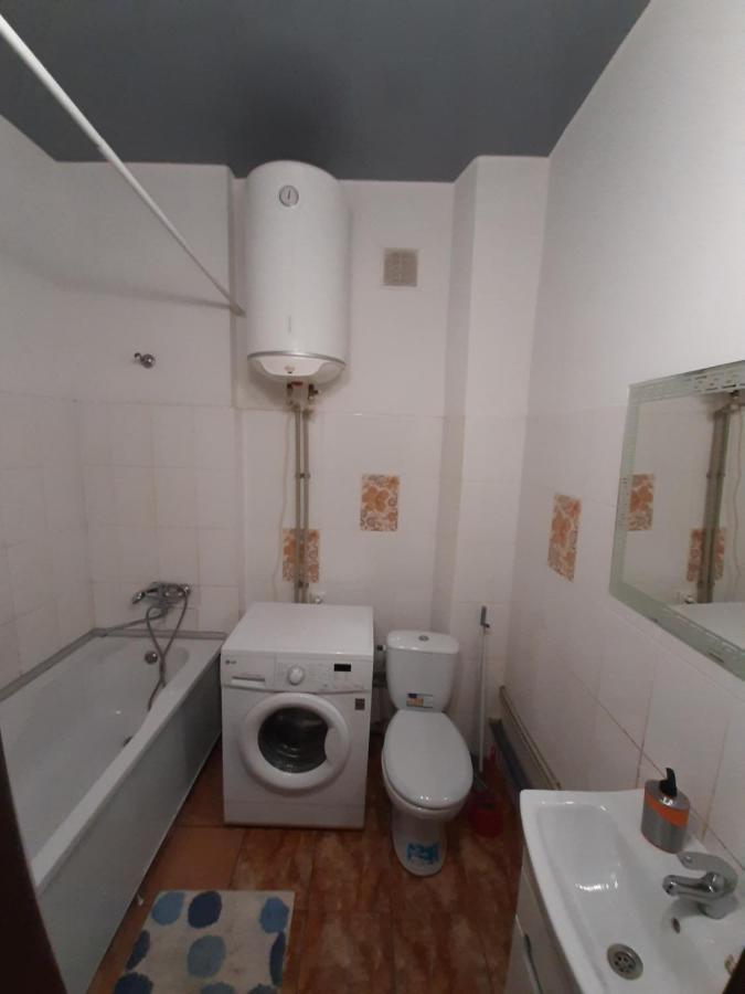 Apartment 2 Bed Rooms Near Aristokrat Zaporizhia Exterior foto
